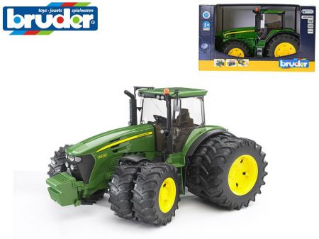 Bruder traktor John Deere na volný chod s dvojitými koly 36,5 cm 1:16 