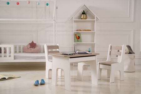 Dětský stolek a dvě židličky s šuplíčky v dubovém odstínu