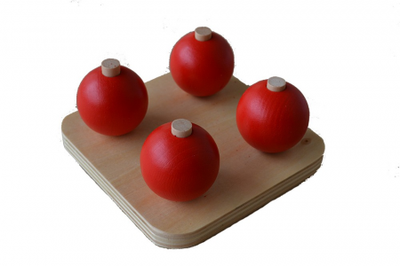 Moyo Montessori Dřevěné koule na kolících - červené