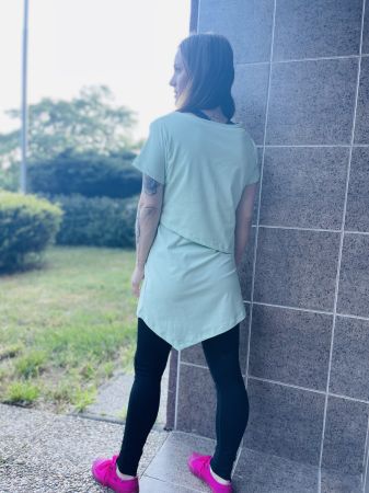 JAKOMAMACZ Asymetrické kojící tričko PASTEL GREEN - Maminka (krátký rukáv) Velikost: Dám. M/L